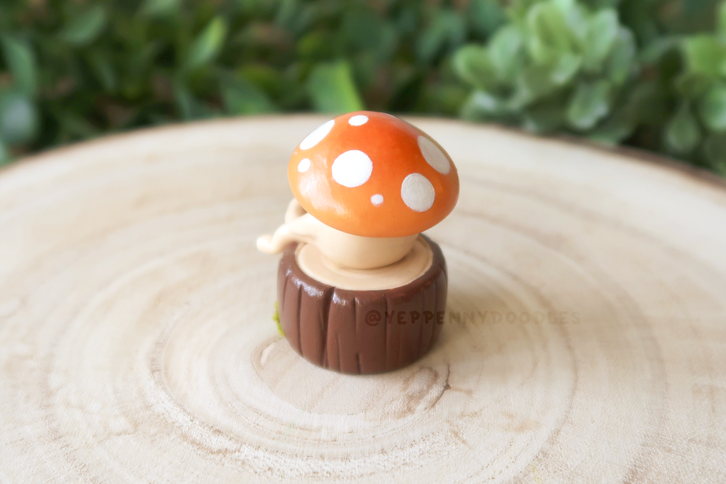Reading Mushroom Log (Orange) - Miniature Clay Desk Buddy