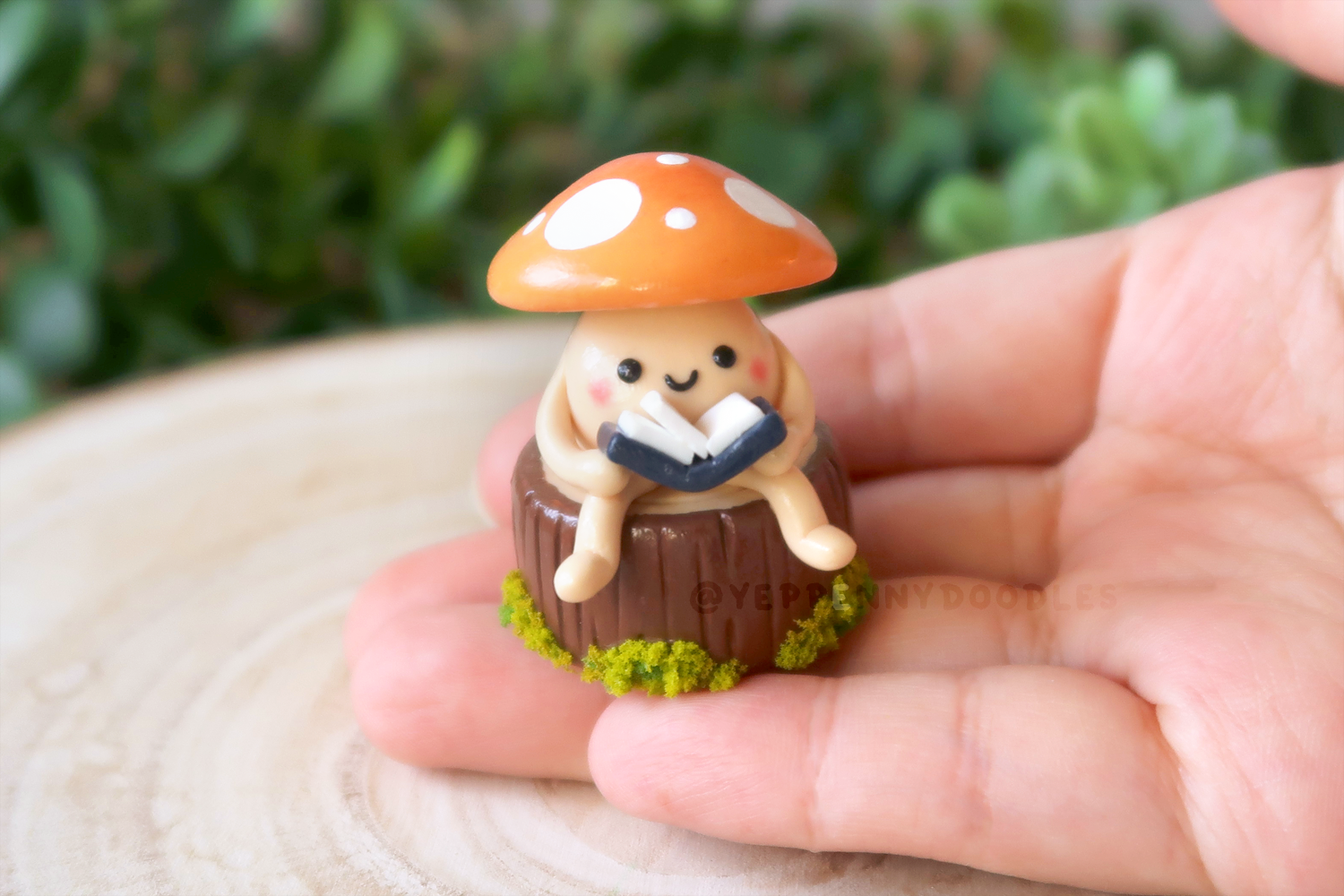 Reading Mushroom Log (Orange) - Miniature Clay Desk Buddy