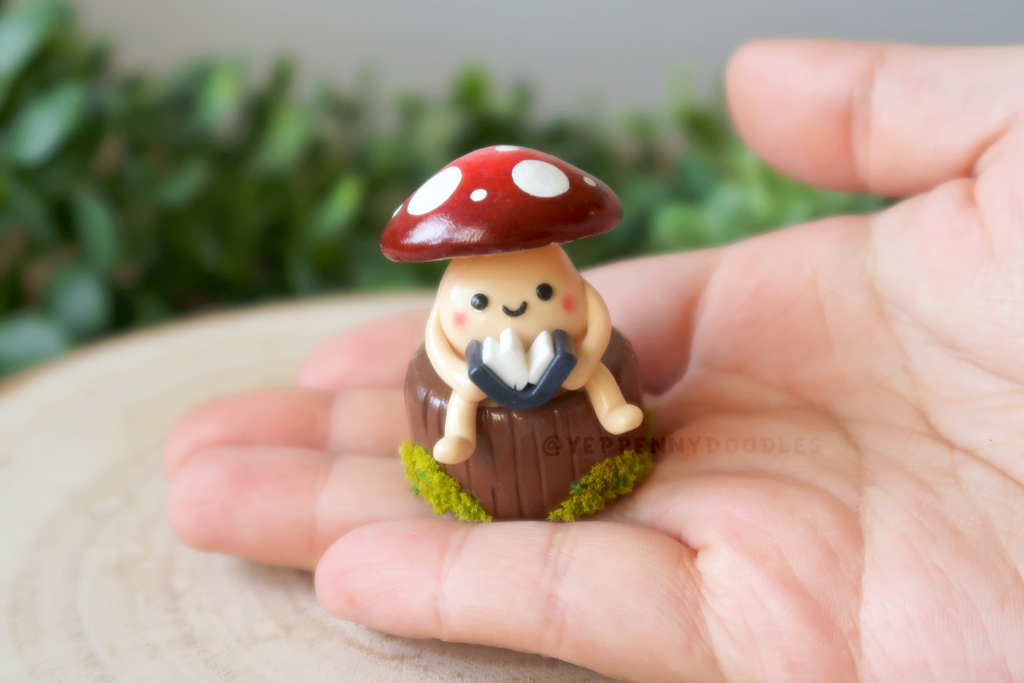 Reading Mushroom Log (Red) - Miniature Clay Desk Buddy